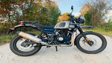 Royal Enfield Himalayan 411 rental bike for mountain rides in Manali
