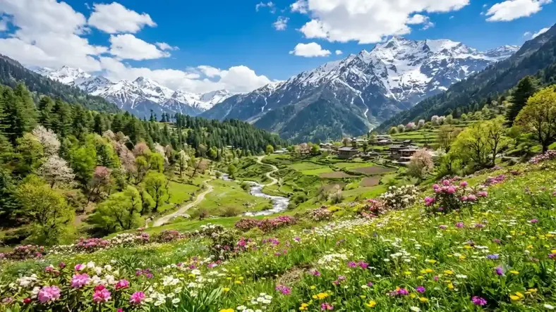 Scenic view of Manali valley showcasing seasonal weather conditions